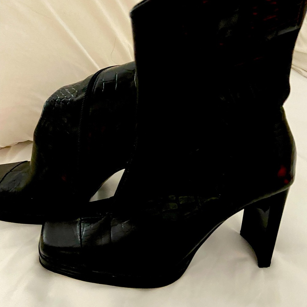 Colombian leather boots